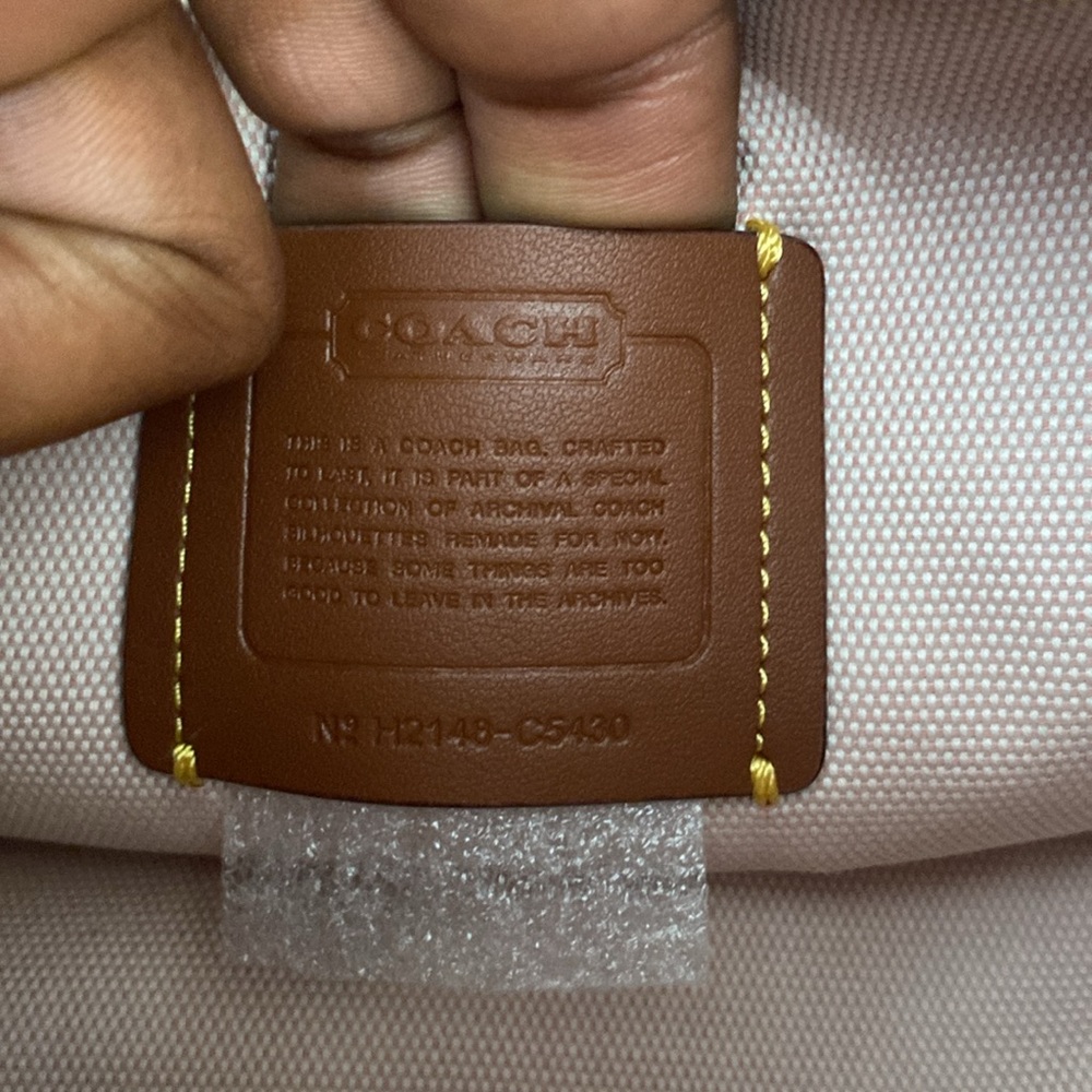 Coach Swinger Bag - Hey Pink lovers! - Picture 9 of 13